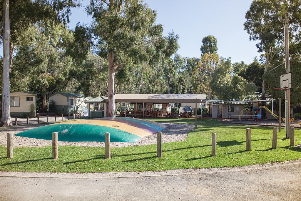 Crystal Brook Tourist Park Hotel Doncaster East Eksteriør billede