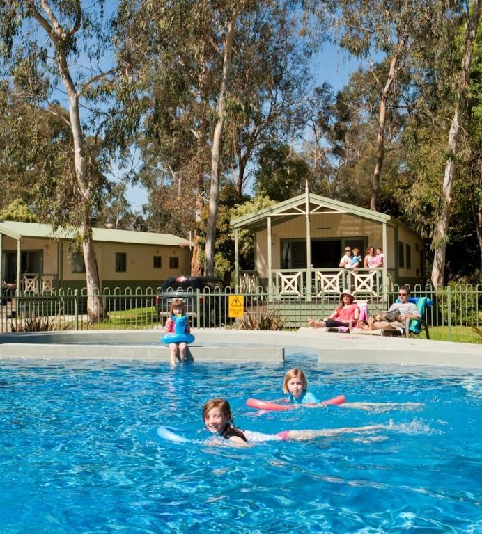 Crystal Brook Tourist Park Hotel Doncaster East Eksteriør billede